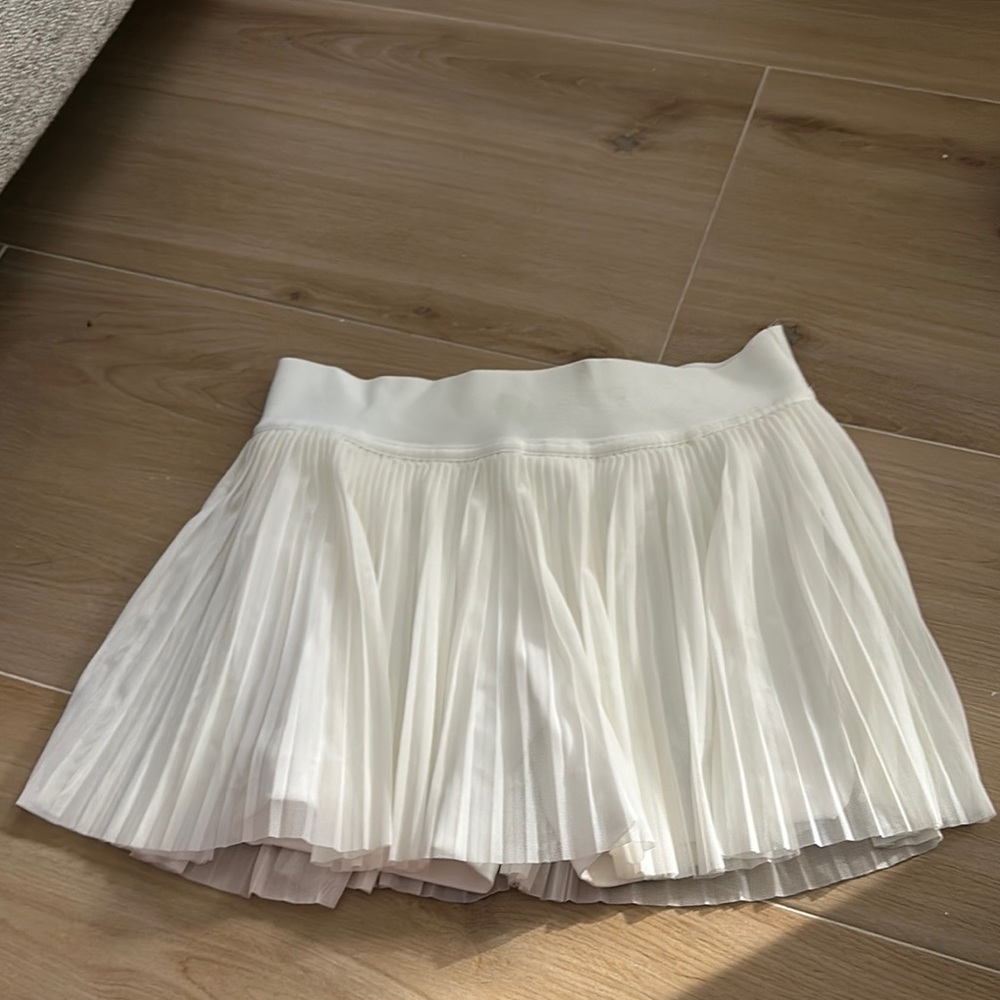 Elegant White Pleated Skirt